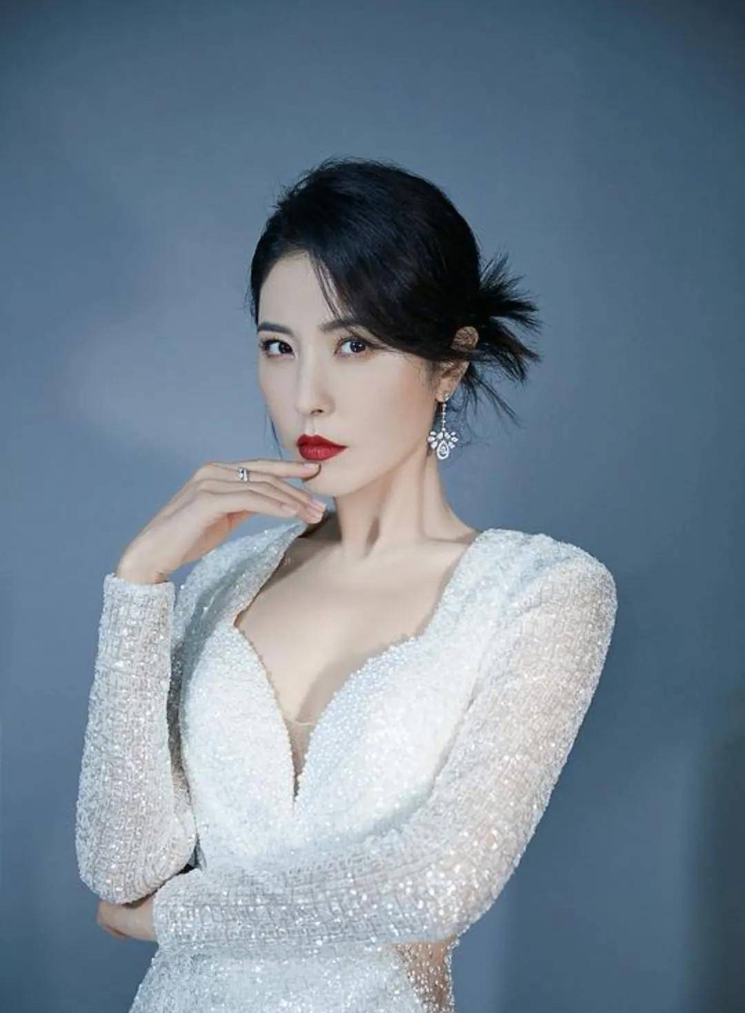 分享图片，图片欣赏：曾黎
