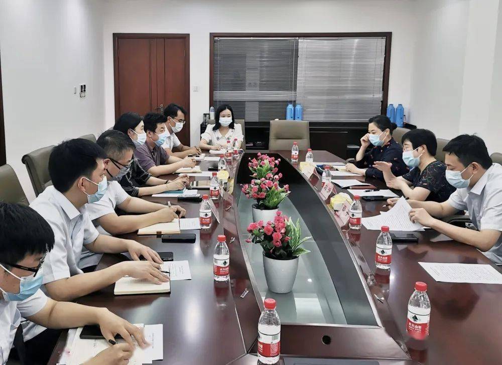 市交易中心党总支书记刘芳一行至区交易中心调研文明行业创建工作​