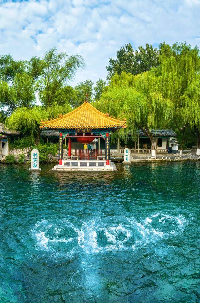 趵突泉地下水位突破30米大关!济南泉水进入最佳观赏季