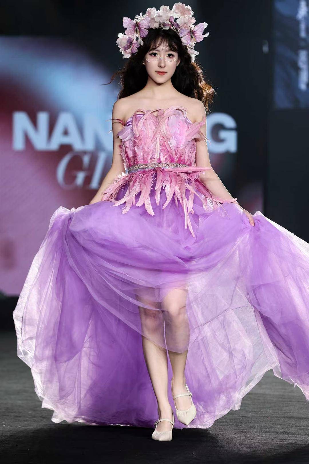 非遗惊艳、萌娃抢镜、大码模特出圈!南京国际时尚周看点太密