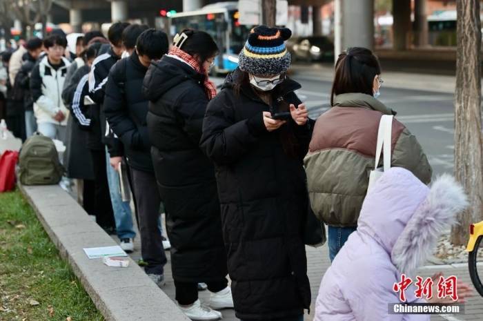 公务员招录年龄放宽,释放了什么信号?