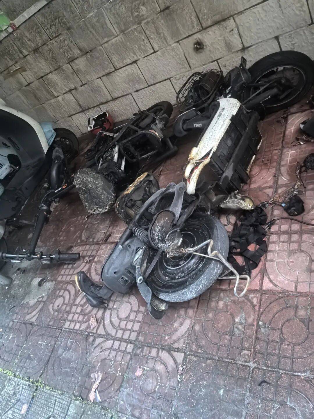 深圳一小区电动车管理引担忧,部门责令整改后,记者实探