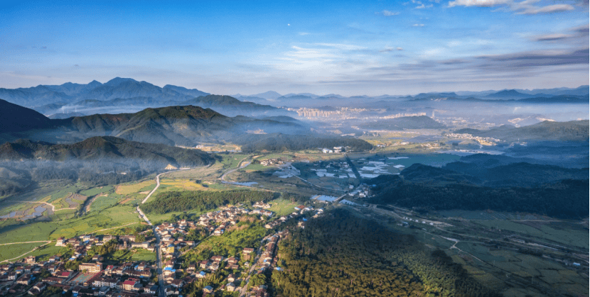 为什么年轻人迷上了爬山? | 秋高气爽,是时候出发了→