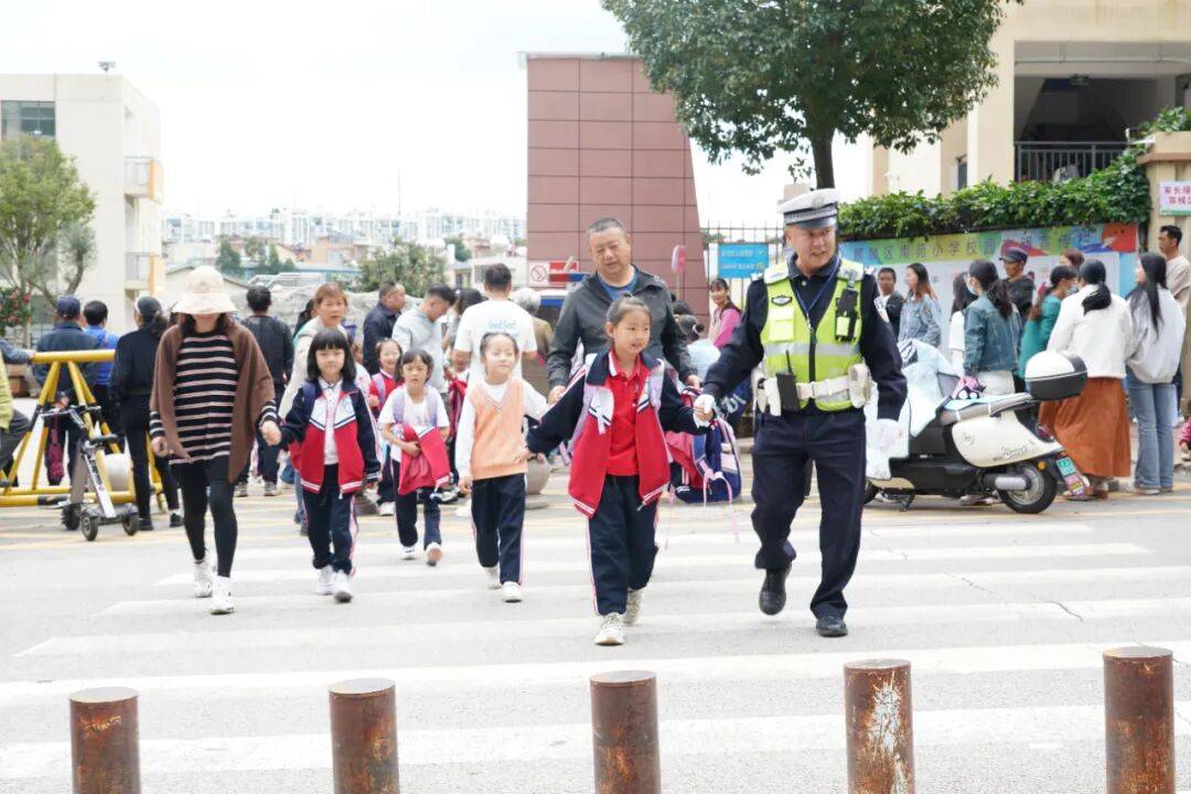警队“老黄牛” | 不停转动的小马达,马哥