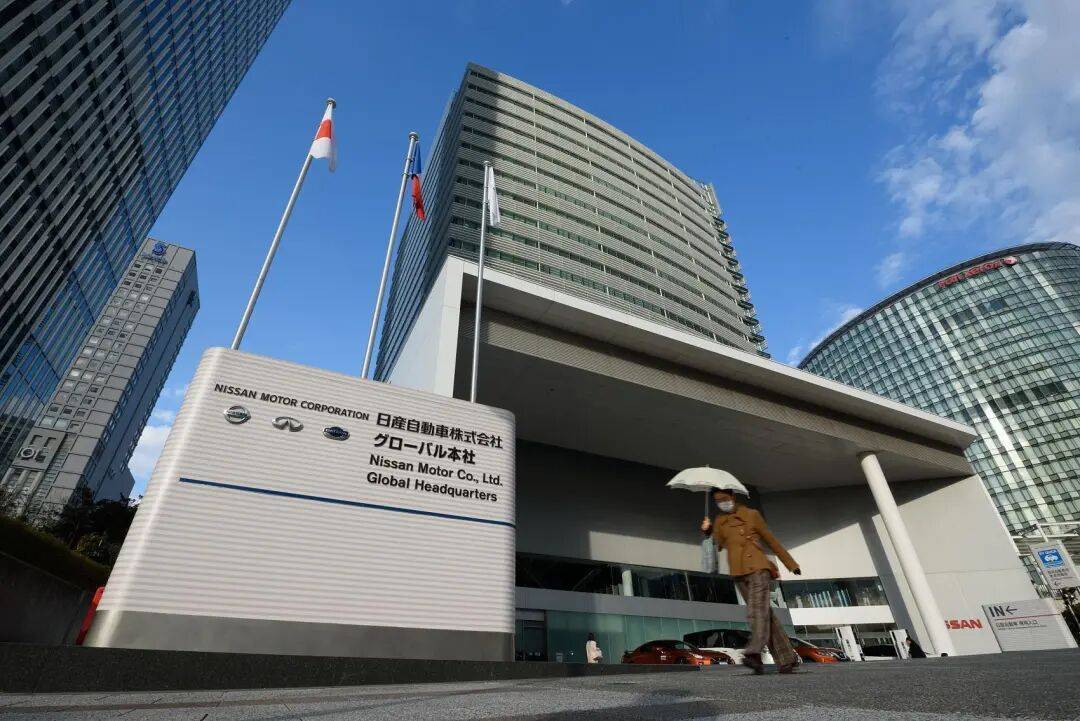 巨亏百亿元！国际巨头宣布：出售总部大楼→