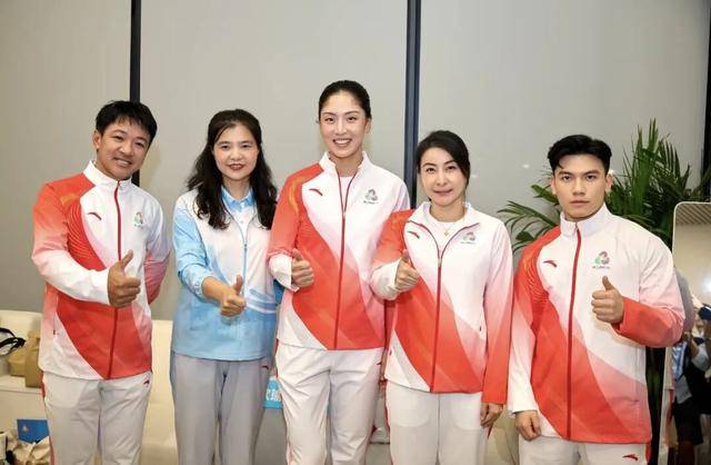 霍震霆：郭晶晶没提前告诉我