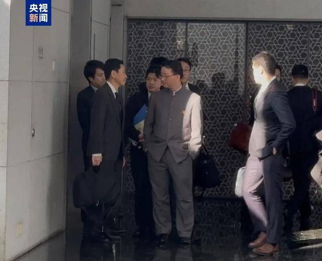 刚刚，日本外务省官员离开中国外交部！外交部亚洲司司长刘劲松与他会面