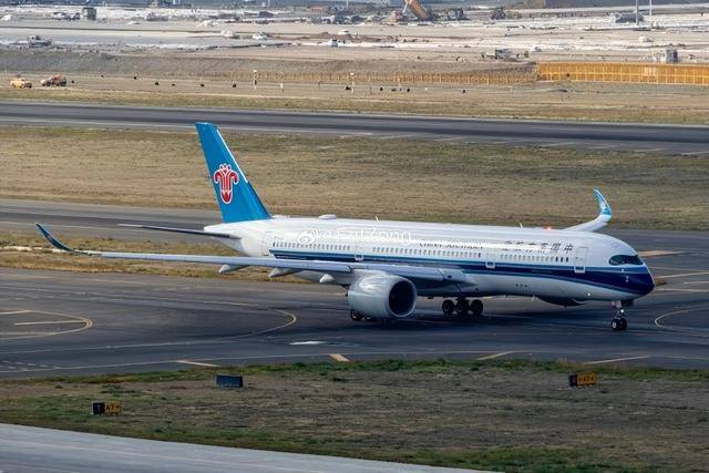 法国官宣马克龙访华,中方态度和两年前不同了