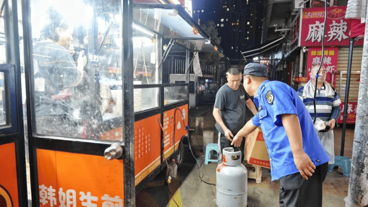 武汉最大规模“夜市群”的治理密码 硚口长丰城管全力护航夜经济