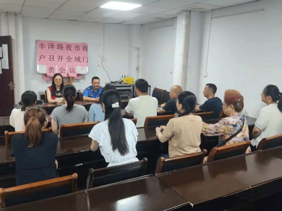 武汉最大规模“夜市群”的治理密码 硚口长丰城管全力护航夜经济